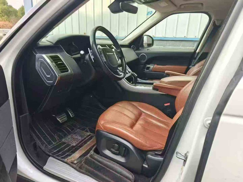 邵阳17年路虎揽胜运动3