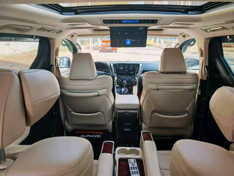 青島19年豐田埃爾法6