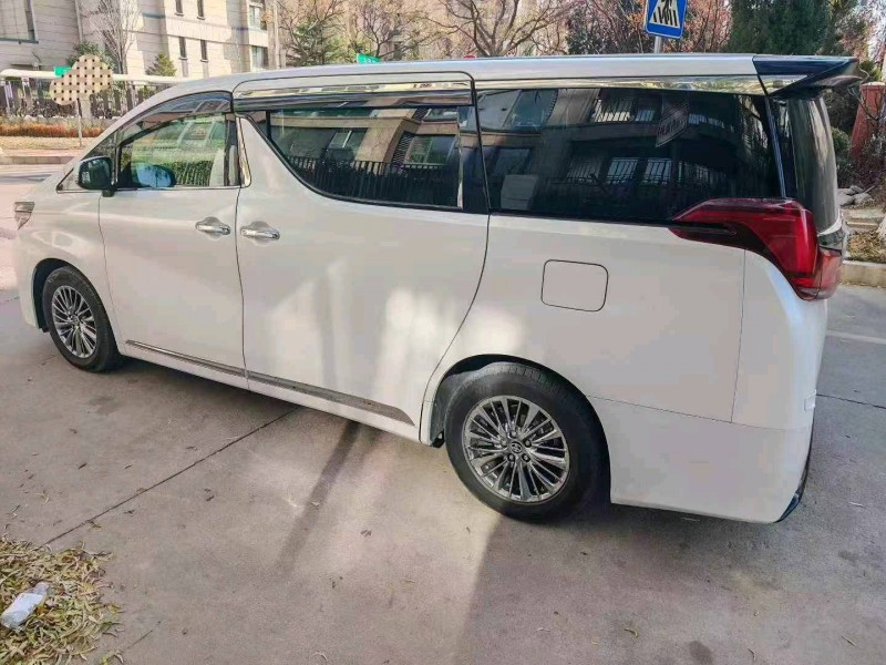 青島19年豐田埃爾法9