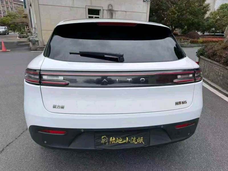 常德22年华为智选问界9