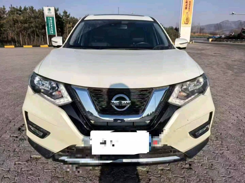 邢台19年日产奇骏1