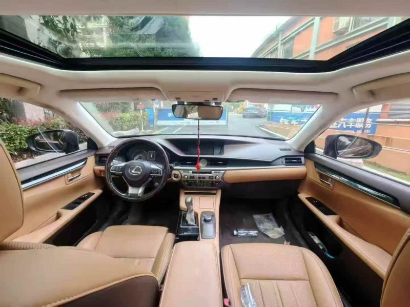 湖州17年雷克萨斯ES2