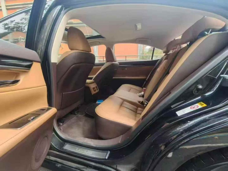 湖州17年雷克萨斯ES4