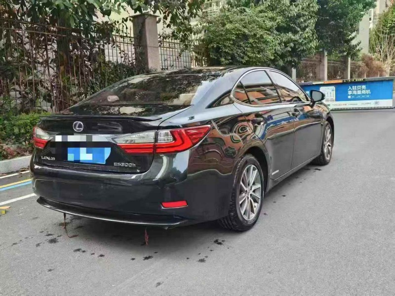 湖州17年雷克萨斯ES5