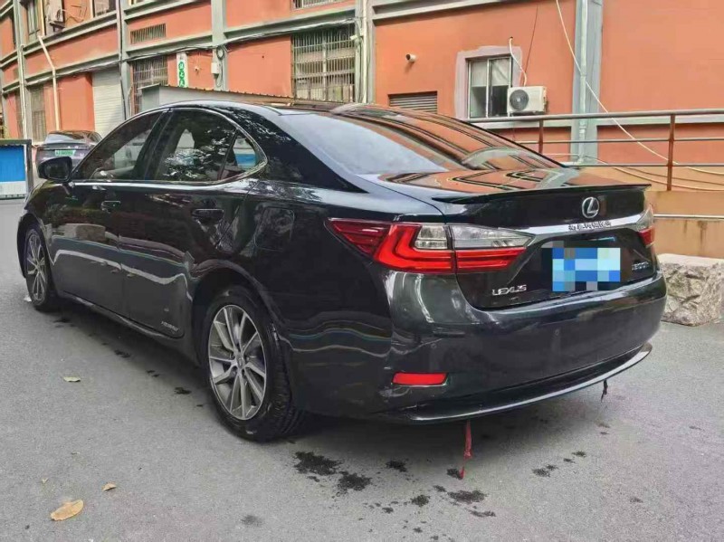 湖州17年雷克萨斯ES6