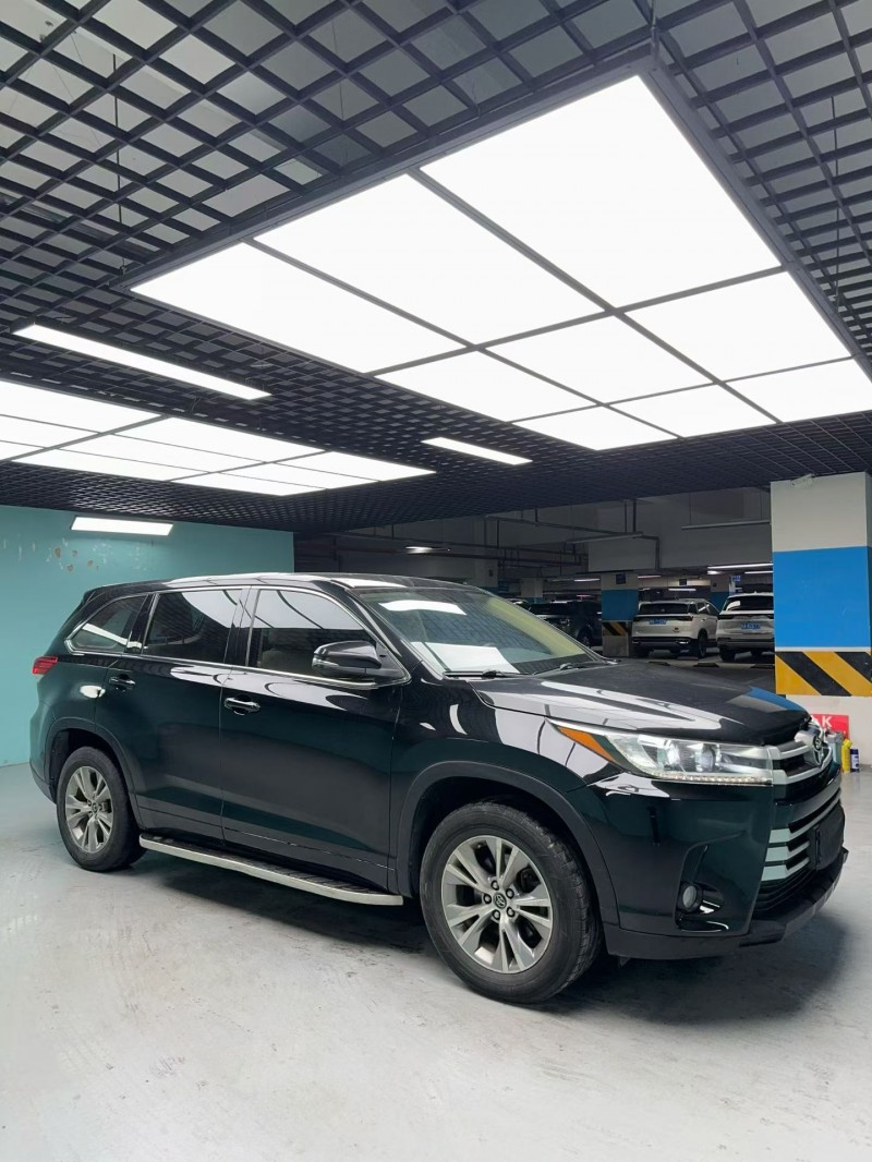 成都20年丰田汉兰达3