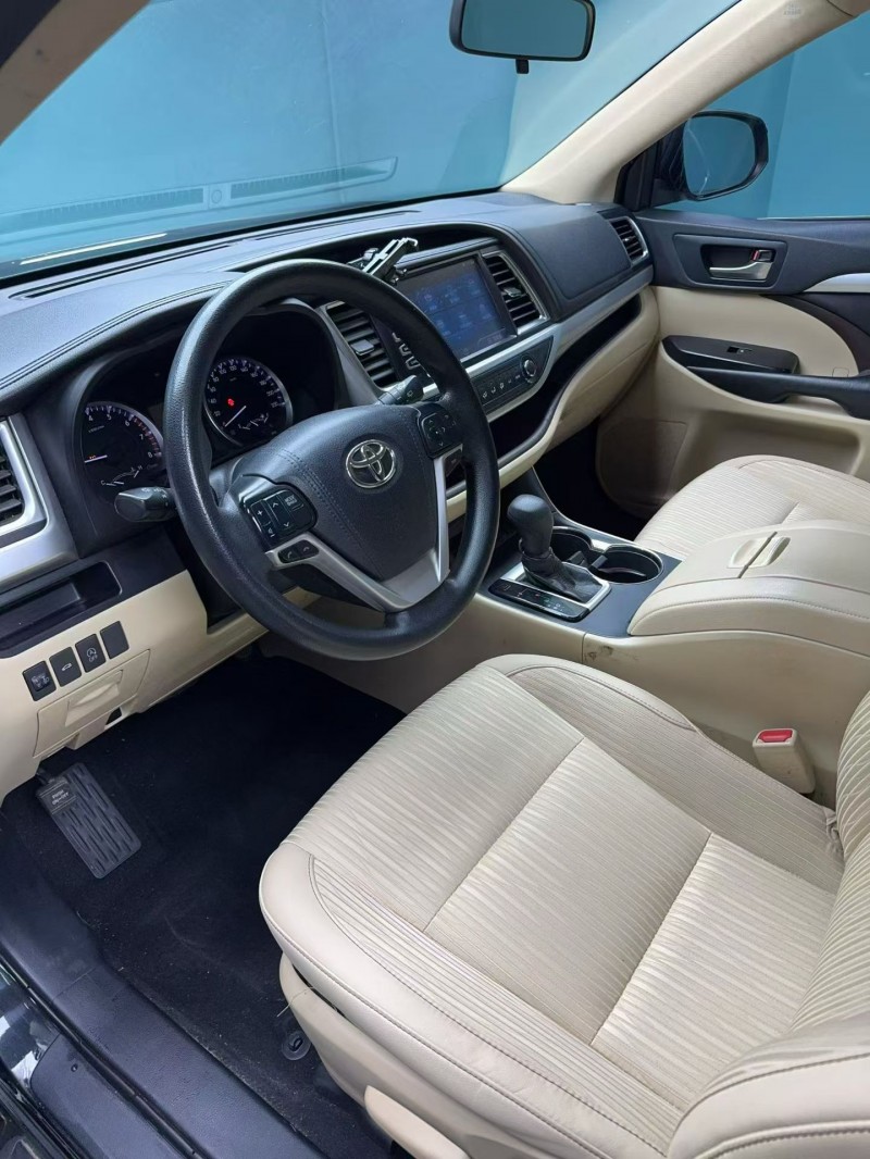 成都20年丰田汉兰达4