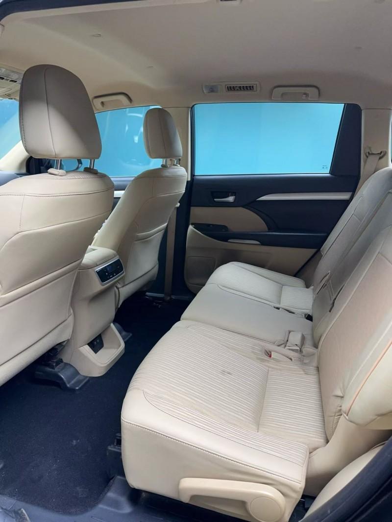 成都20年丰田汉兰达6