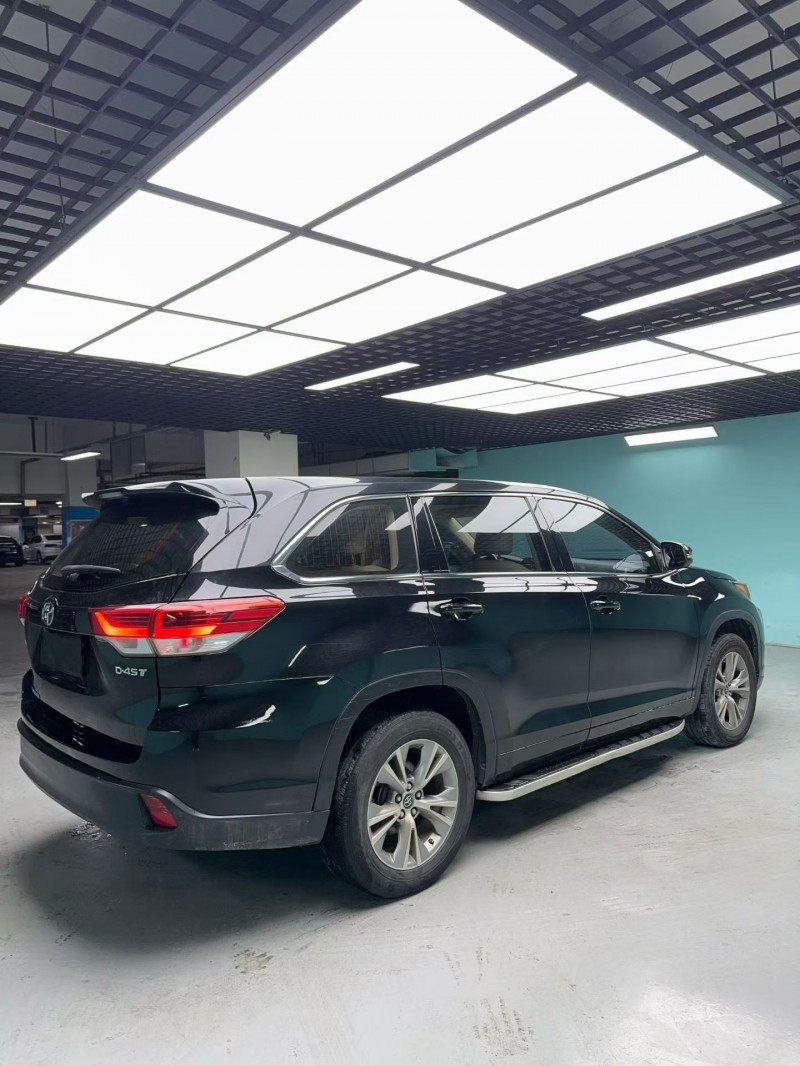 成都20年丰田汉兰达9