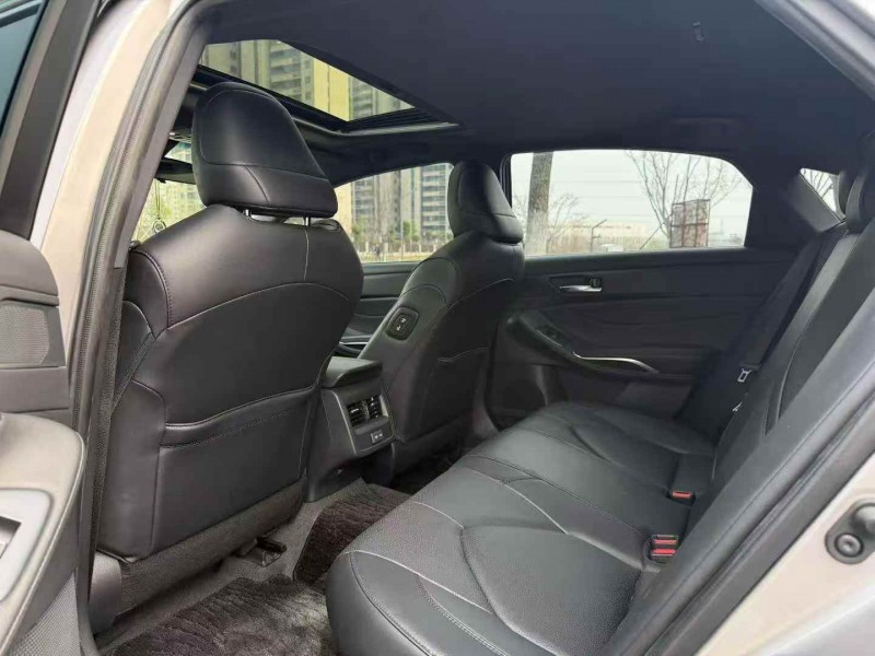 宜昌22年豐田亞洲龍4