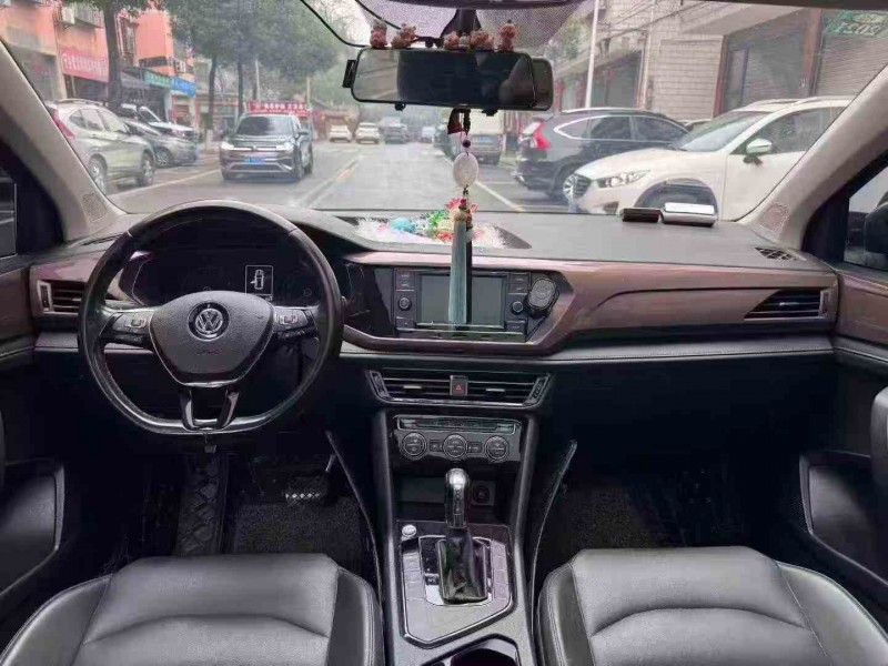 衡阳19年大众途岳5