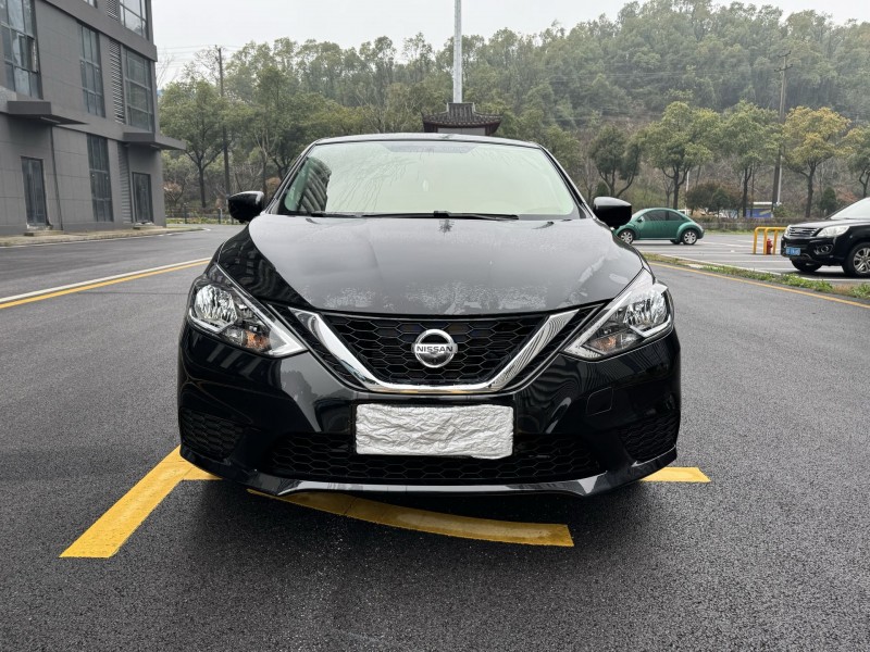 岳阳25年日产轩逸1