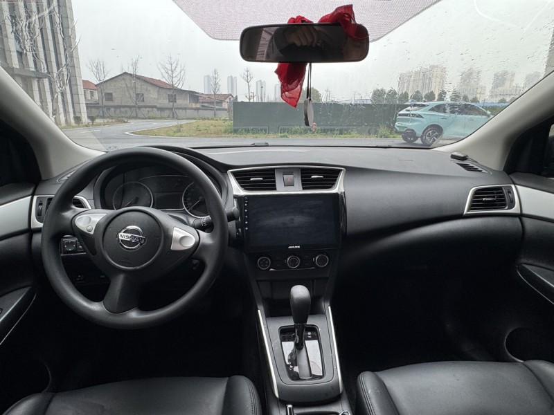 岳阳25年日产轩逸6