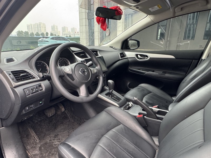 岳阳25年日产轩逸7