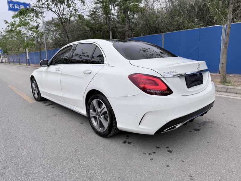 南寧19年奔馳C7
