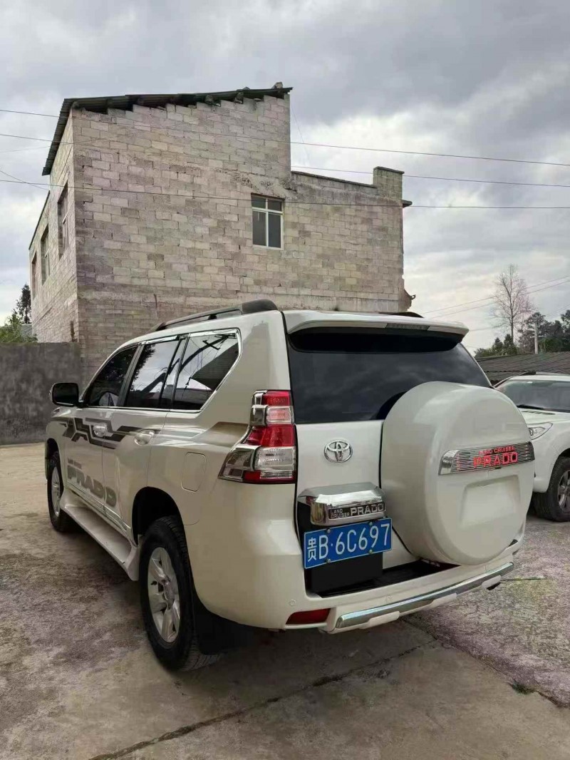 安順16年豐田普拉多8