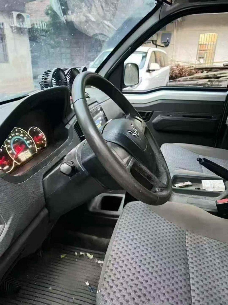 贵港19年五菱汽车新卡5