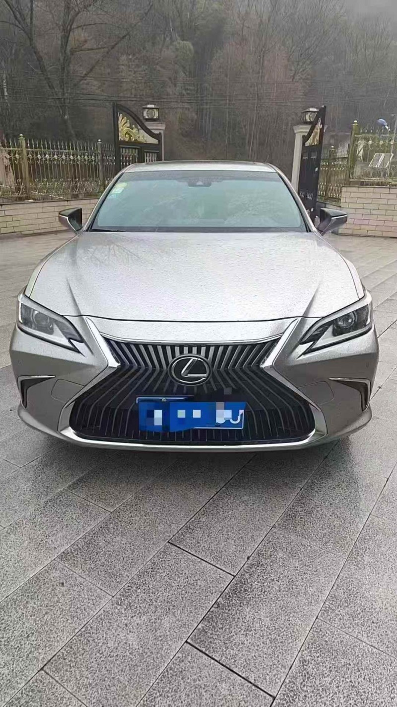 连云港21年雷克萨斯ES1