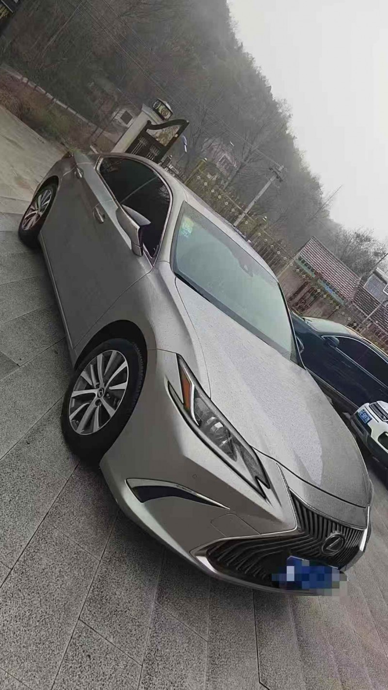 连云港21年雷克萨斯ES3