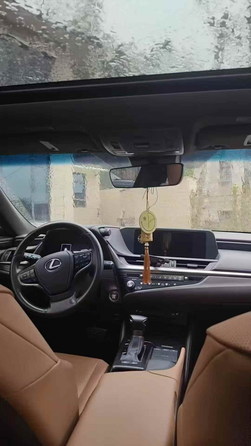 连云港21年雷克萨斯ES4