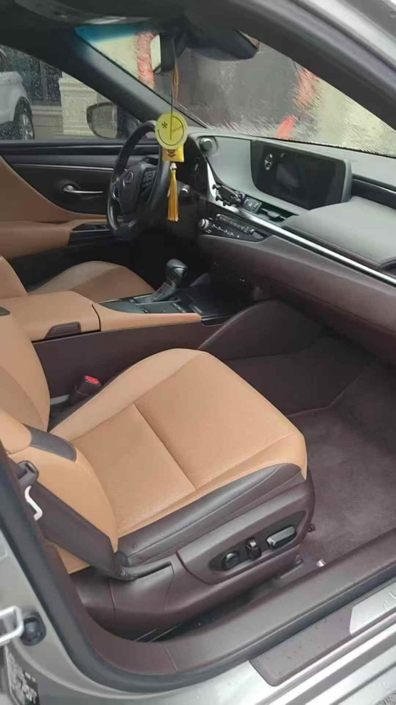 连云港21年雷克萨斯ES5