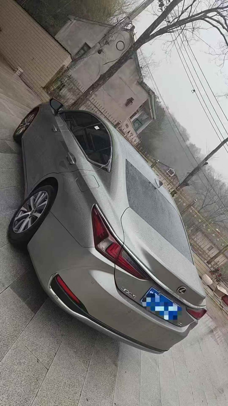 连云港21年雷克萨斯ES9