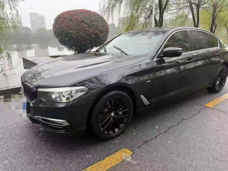 新余18年宝马5系2