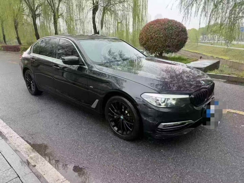 新余18年宝马5系3