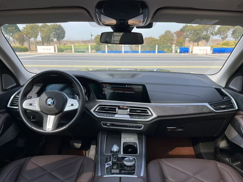 盐城23年宝马X57