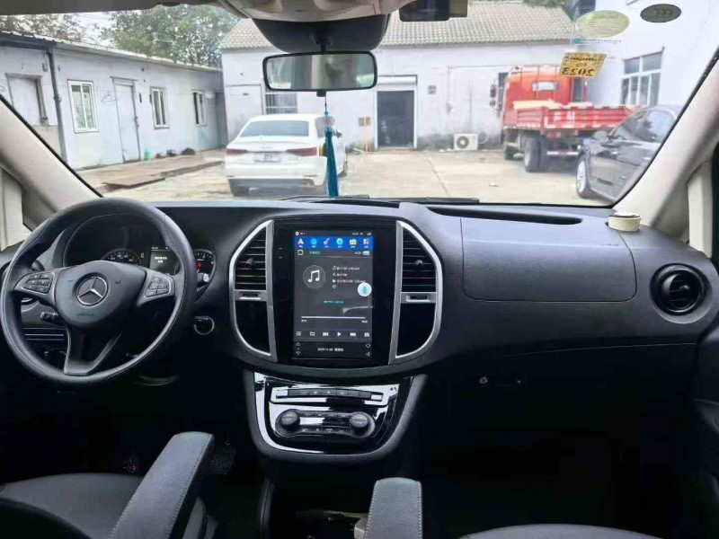 南通21年奔驰威霆4