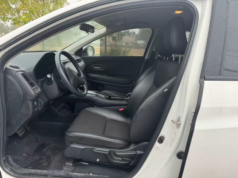 新乡21年本田缤智4