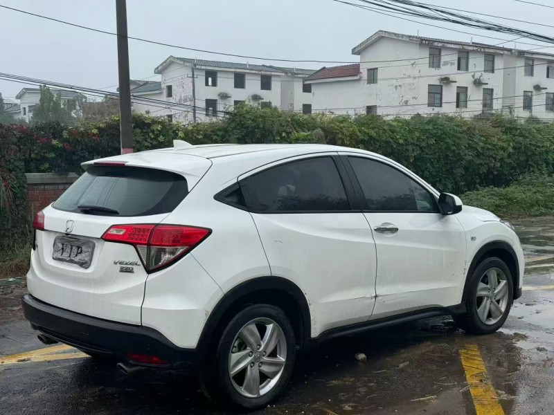 新乡21年本田缤智8