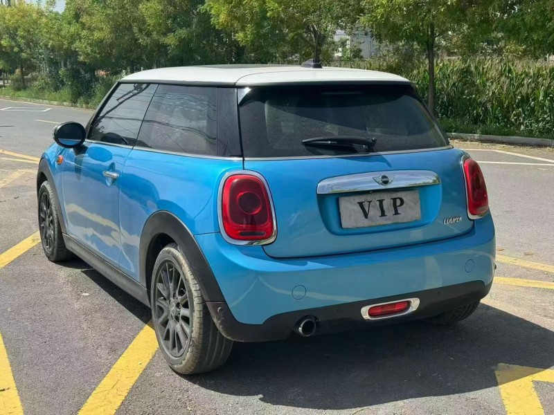 新乡16年宝马迷你8