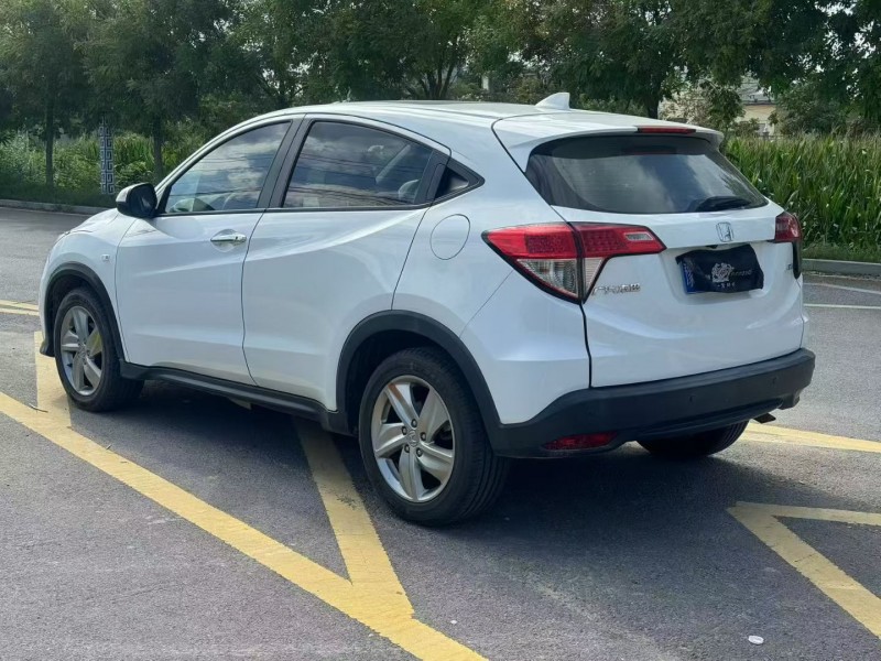 新乡21年本田缤智8