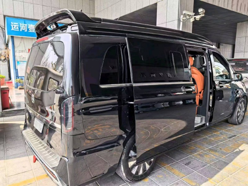 济宁23年奔驰威霆2