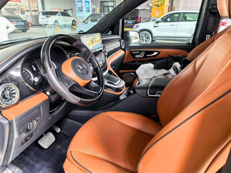 济宁23年奔驰威霆3