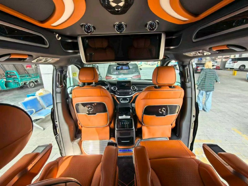 济宁23年奔驰威霆4