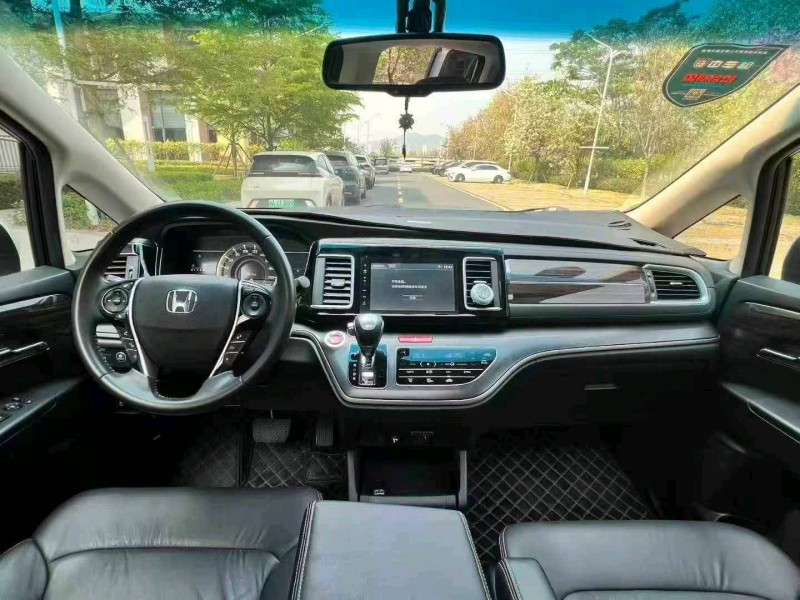 广州18年本田艾力绅9