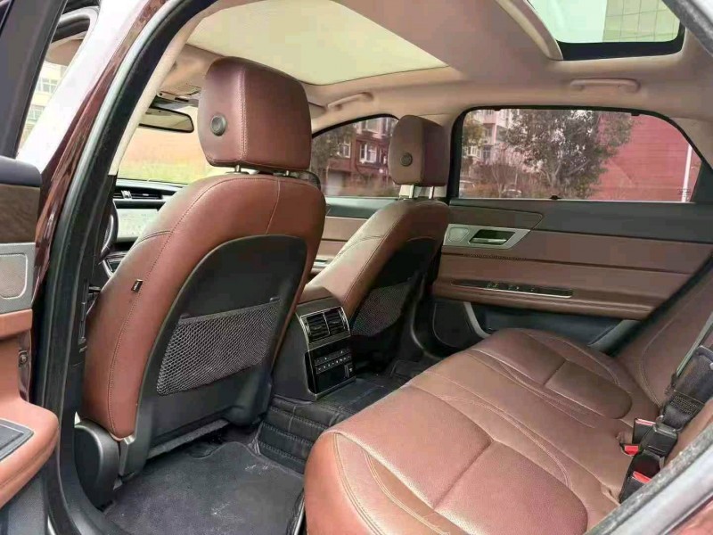 济宁19年捷豹XF5