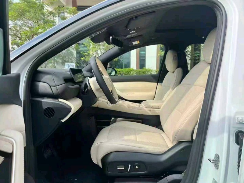 广州25年蔚来ES68