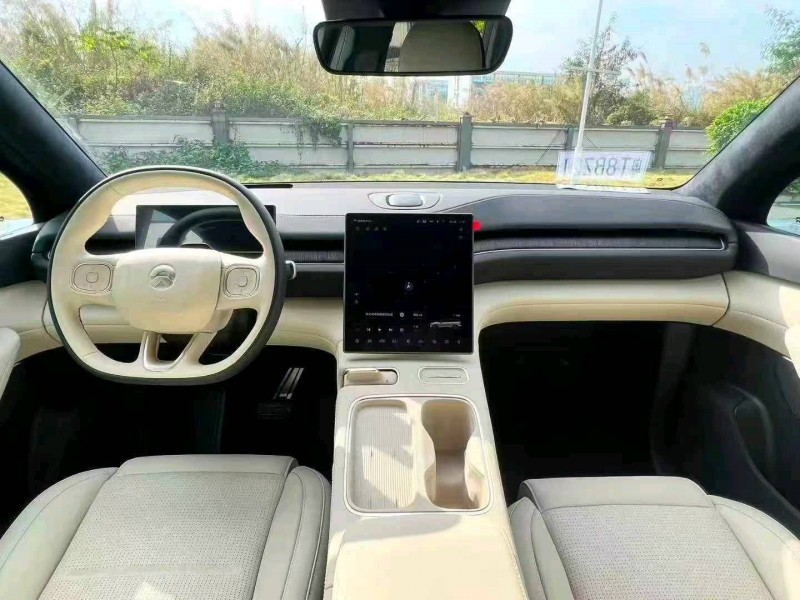 广州25年蔚来ES69