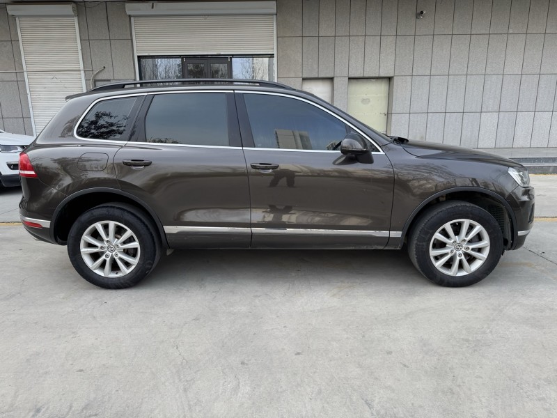 济宁17年大众途锐8