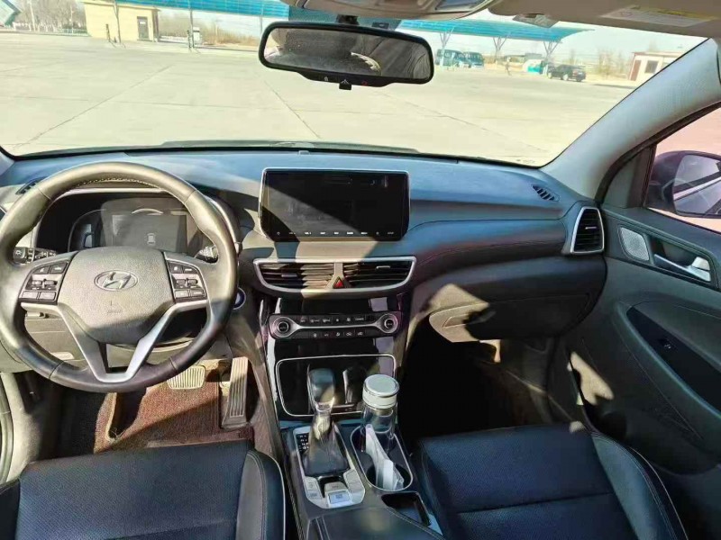 邯郸20年现代途胜5