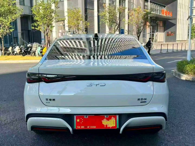 广州25年比亚迪海豹5