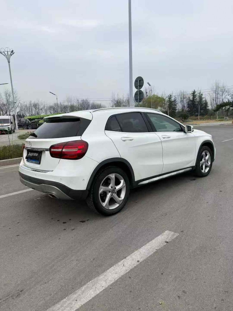 枣庄18年奔驰GLA7