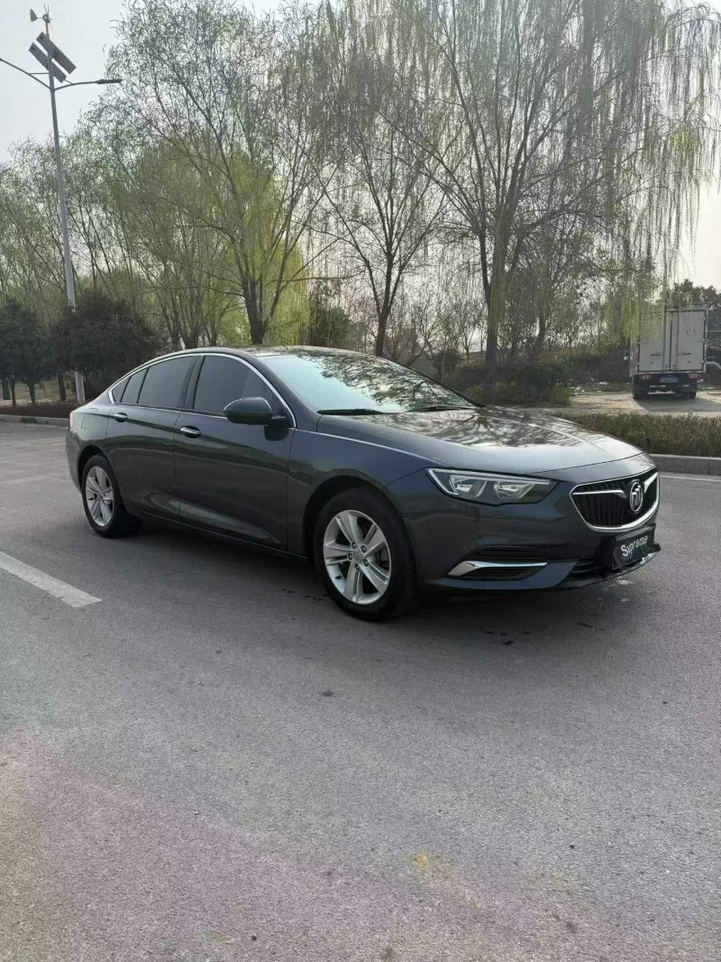 济宁20年别克君威3