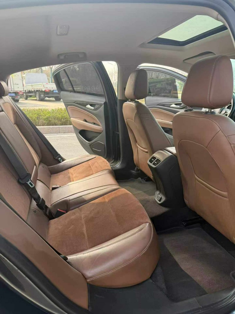 济宁20年别克君威6