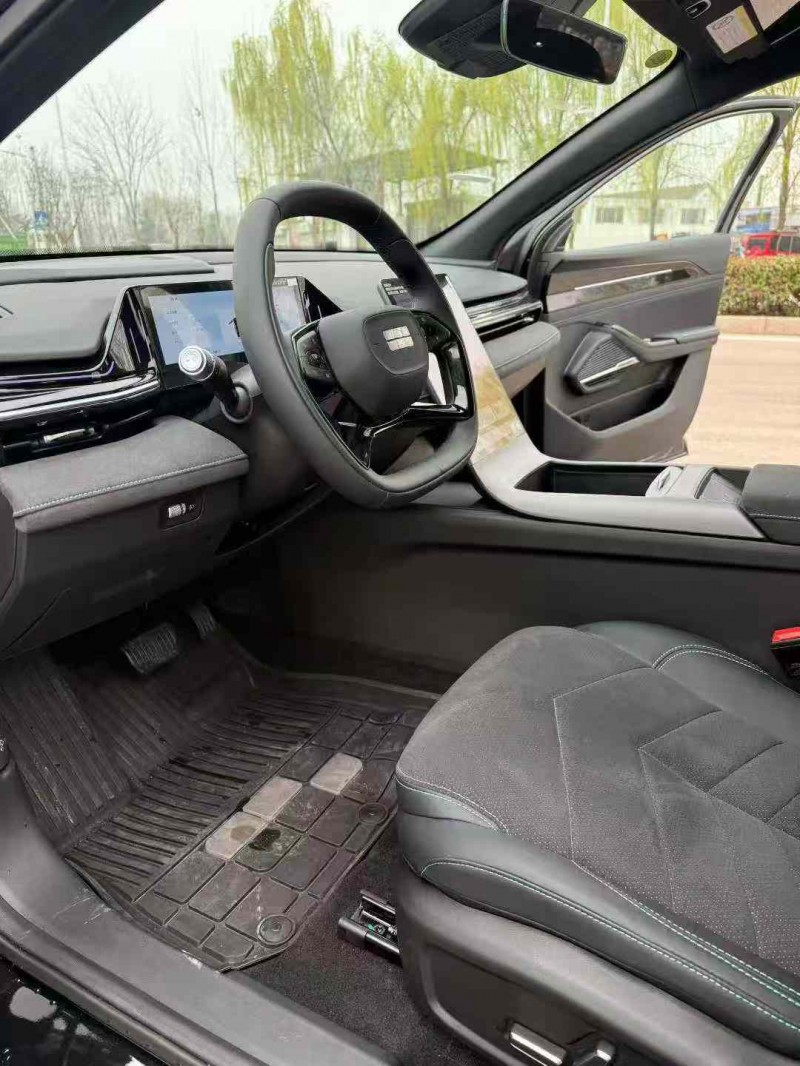 济宁25年吉利银河4