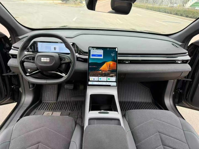 济宁25年吉利银河5