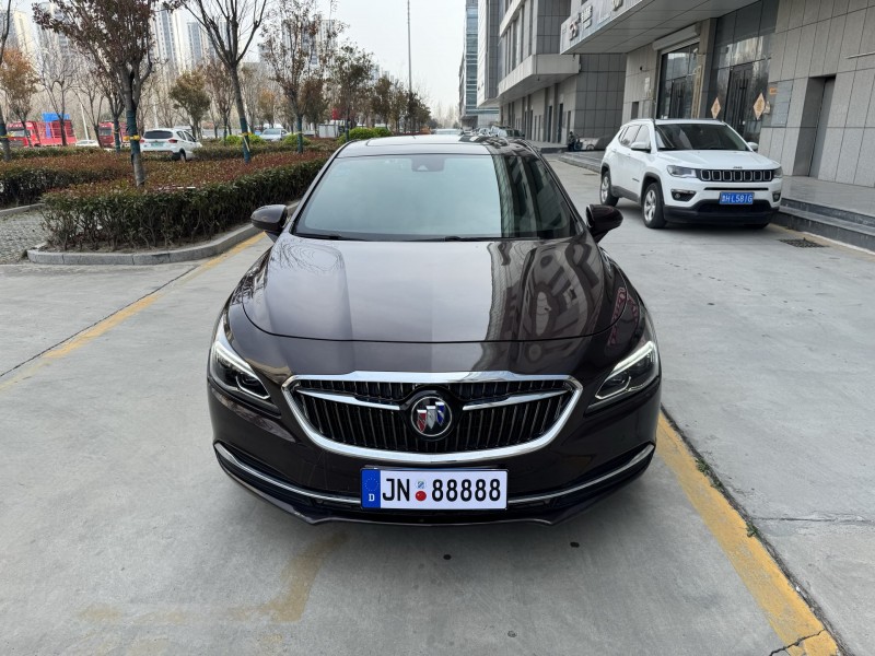 济宁17年别克君越1